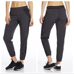 Fabletics Windsor Jogger, Charcoal/Black